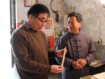 中国工艺美术大师刘立忠划花工具入藏绿宝石艺术陶瓷馆