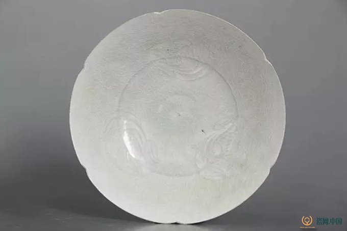 中国白高麗影青刻花文鉢時代箱付M 3200-